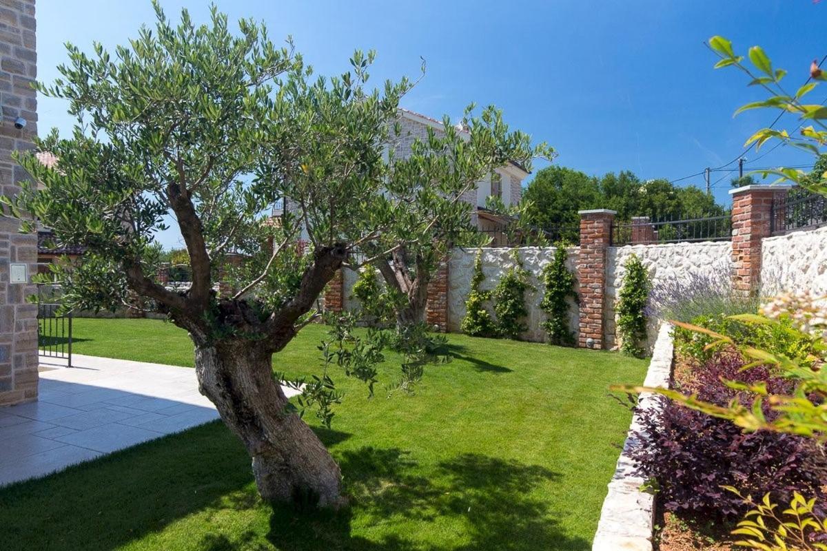 Luxury Villa Nika Dobrinj Exteriör bild