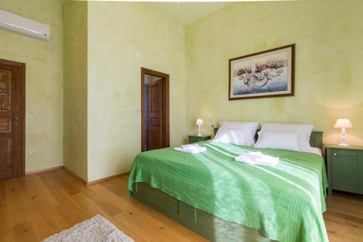 Luxury Villa Nika Dobrinj Exteriör bild